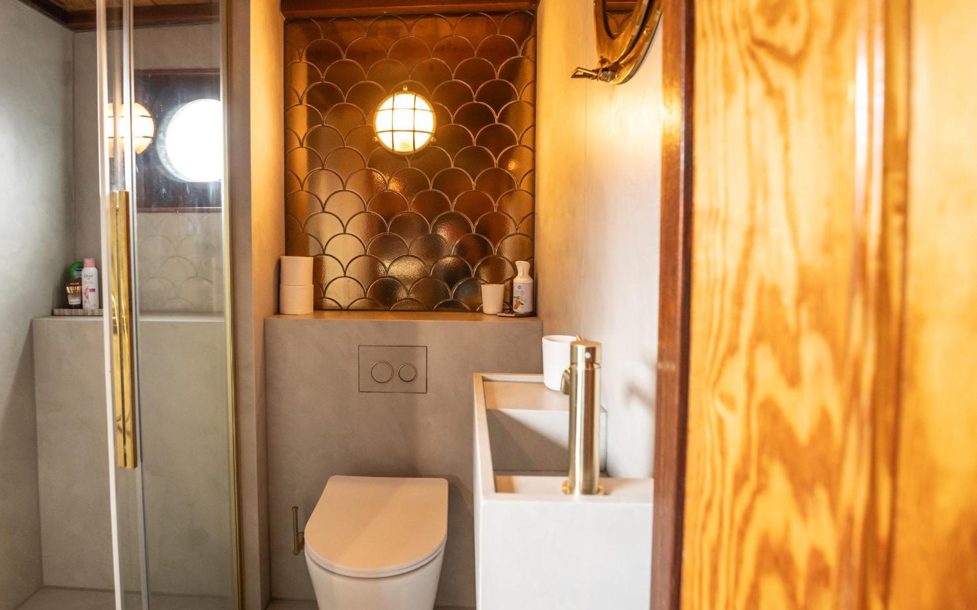 Houseboat-Amsterdam-Classic Buitenkant foto